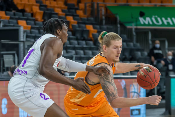 现更是为球 现更是为球