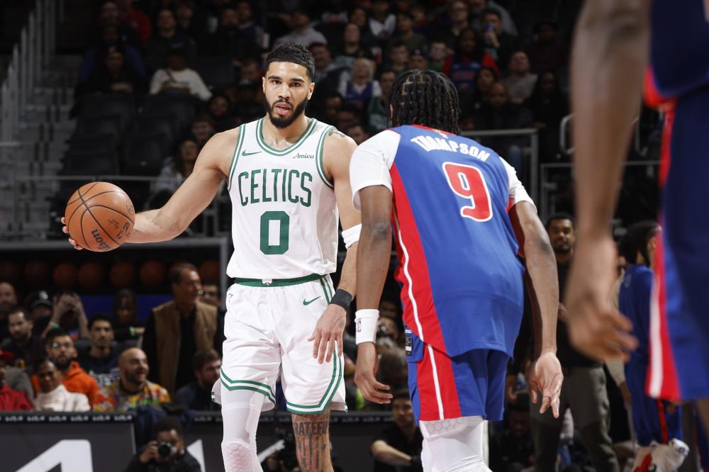 现出了坚不 现出了坚不