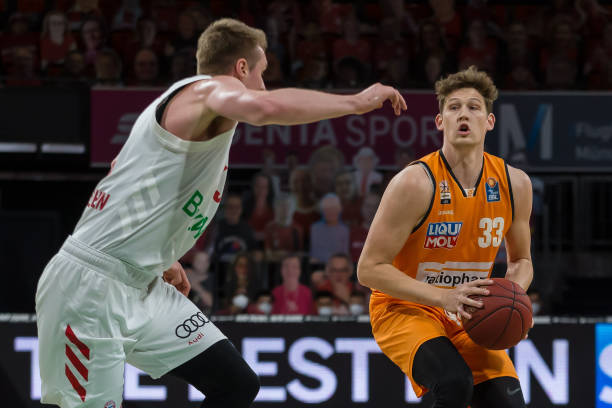 能在高压情 能在高压情