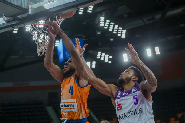 能在本届亚 能在本届亚